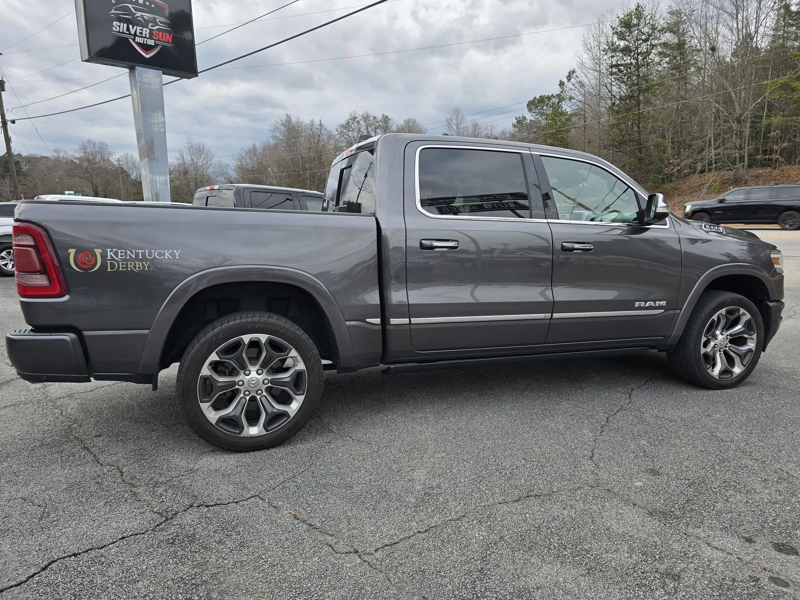 Dodge RAM 1500  Limited Crew Cab Short Bed - изображение 5