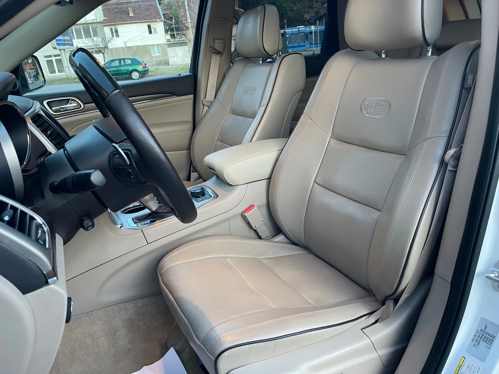 Jeep Grand cherokee OVERLAND 3.0 DIESEL 250 К.С. 4X4 8 ZF FULL MAX, снимка 10 - Автомобили и джипове - 54157437