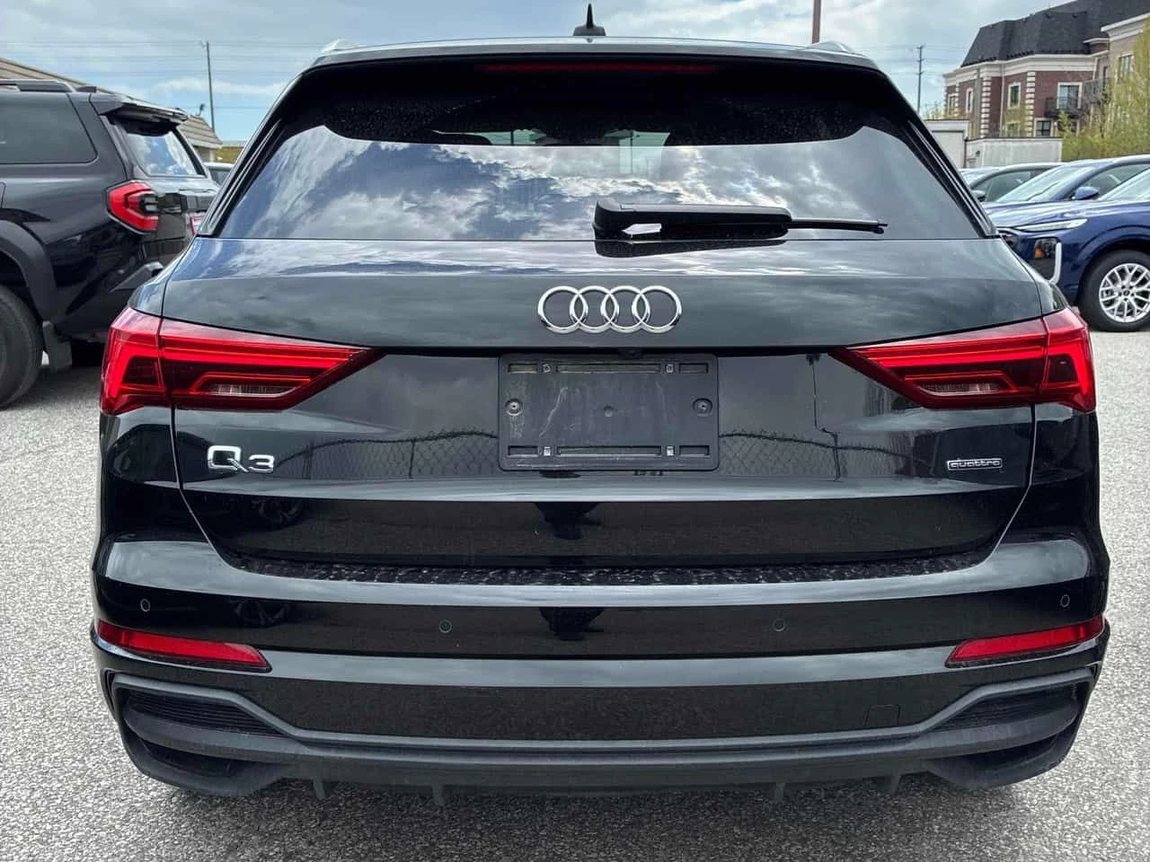 Audi Q3 * PROGRESSIV * 360 * PANO * ПОДГРЕВИ * CARFAX, снимка 4 - Автомобили и джипове - 54480192