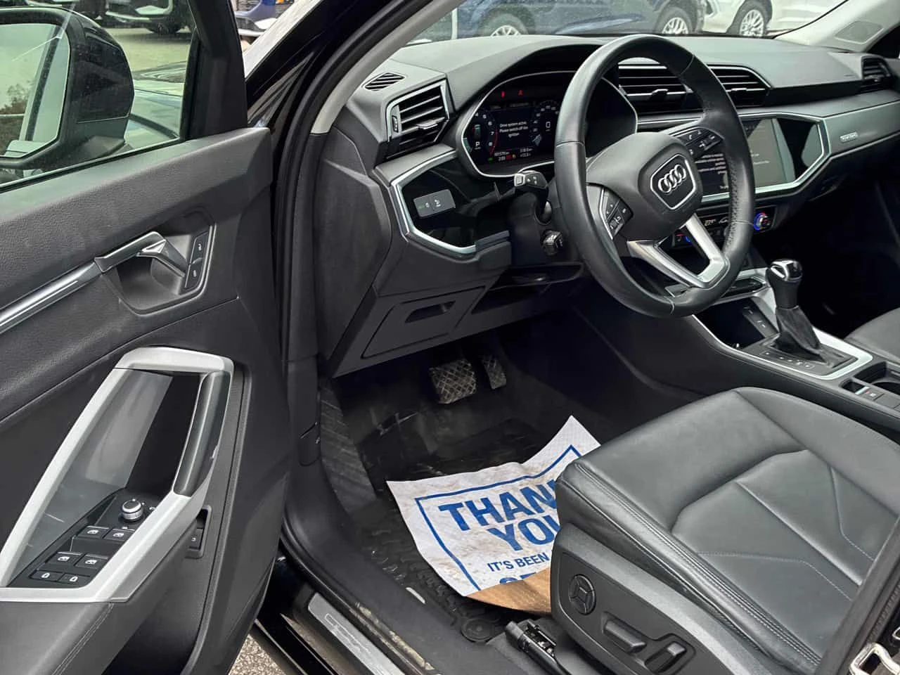 Audi Q3 * PROGRESSIV * 360 * PANO * ПОДГРЕВИ * CARFAX, снимка 5 - Автомобили и джипове - 54480192