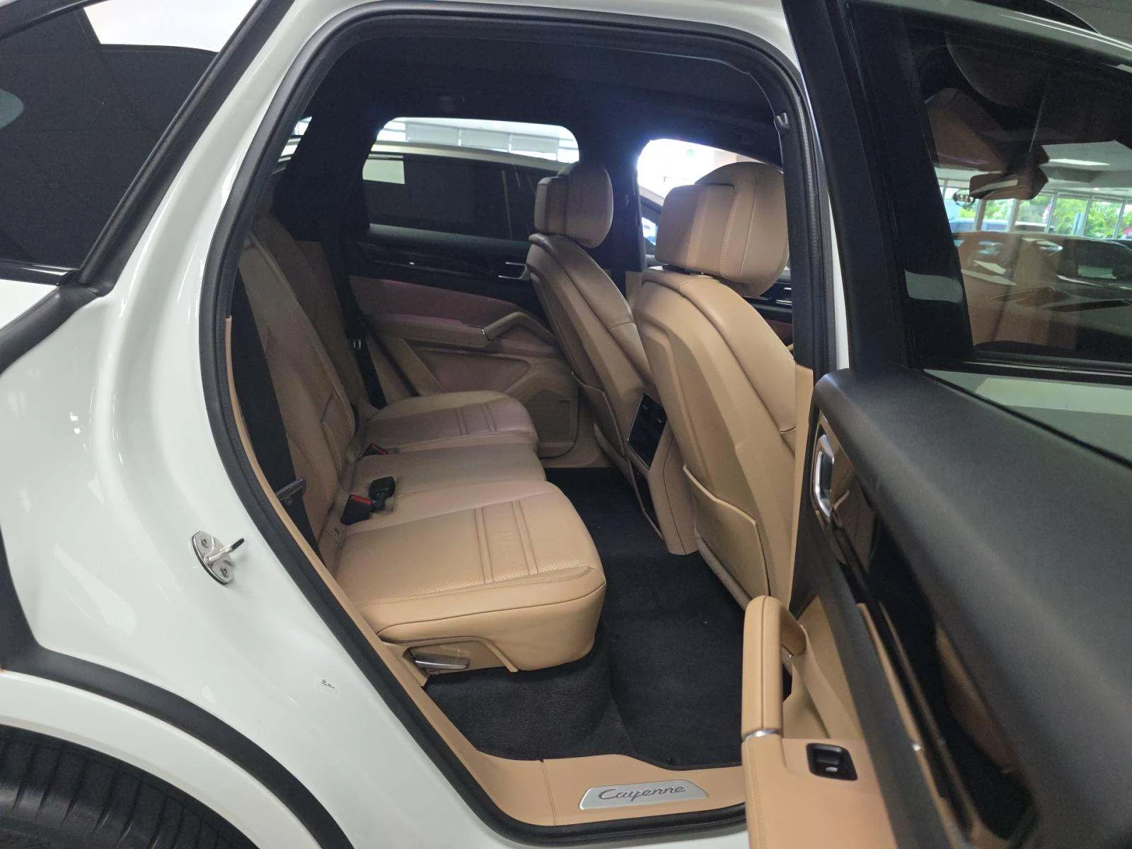 Porsche Cayenne Панорама | BOSE | PDLS | 21" RS Spyder, снимка 13 - Автомобили и джипове - 54711431