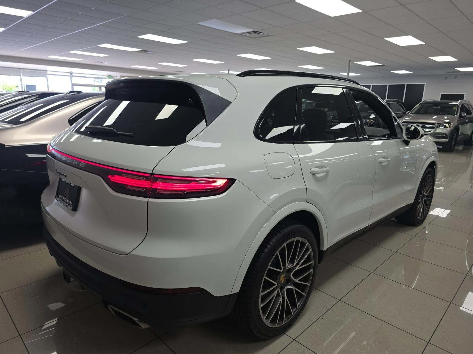 Porsche Cayenne Панорама | BOSE | PDLS | 21" RS Spyder, снимка 2 - Автомобили и джипове - 54711431