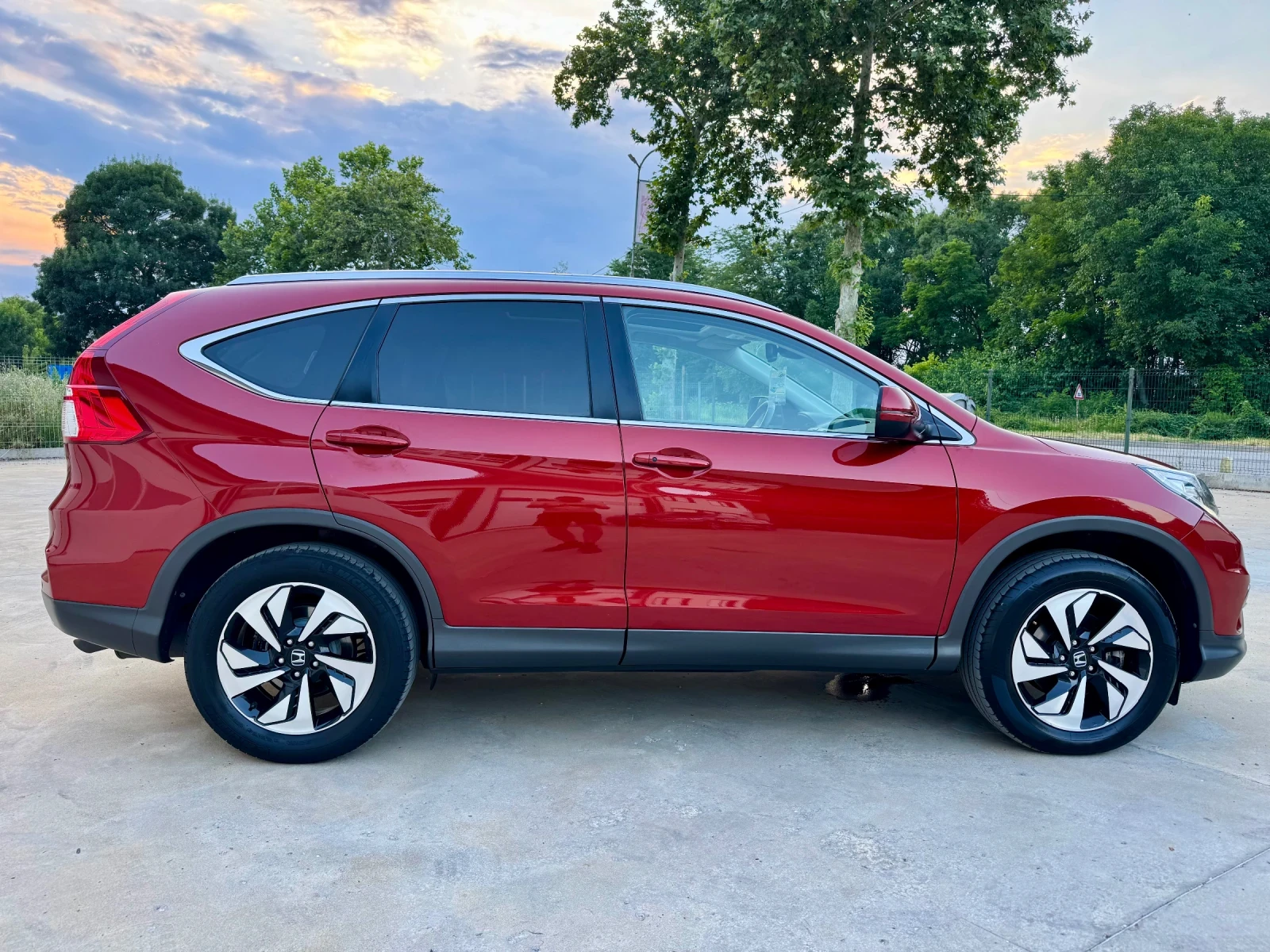 Honda Cr-v * EXECUTIVE* FULL-MAX* 4WD* DISTR* PANORAMA* , снимка 8 - Автомобили и джипове - 55003052