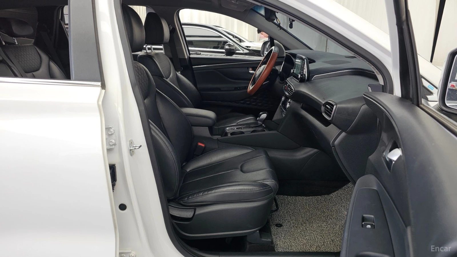 Hyundai Santa fe * ПАНО* KEYLESS* Camera* ПОДГРЕВ* , снимка 11 - Автомобили и джипове - 55584559