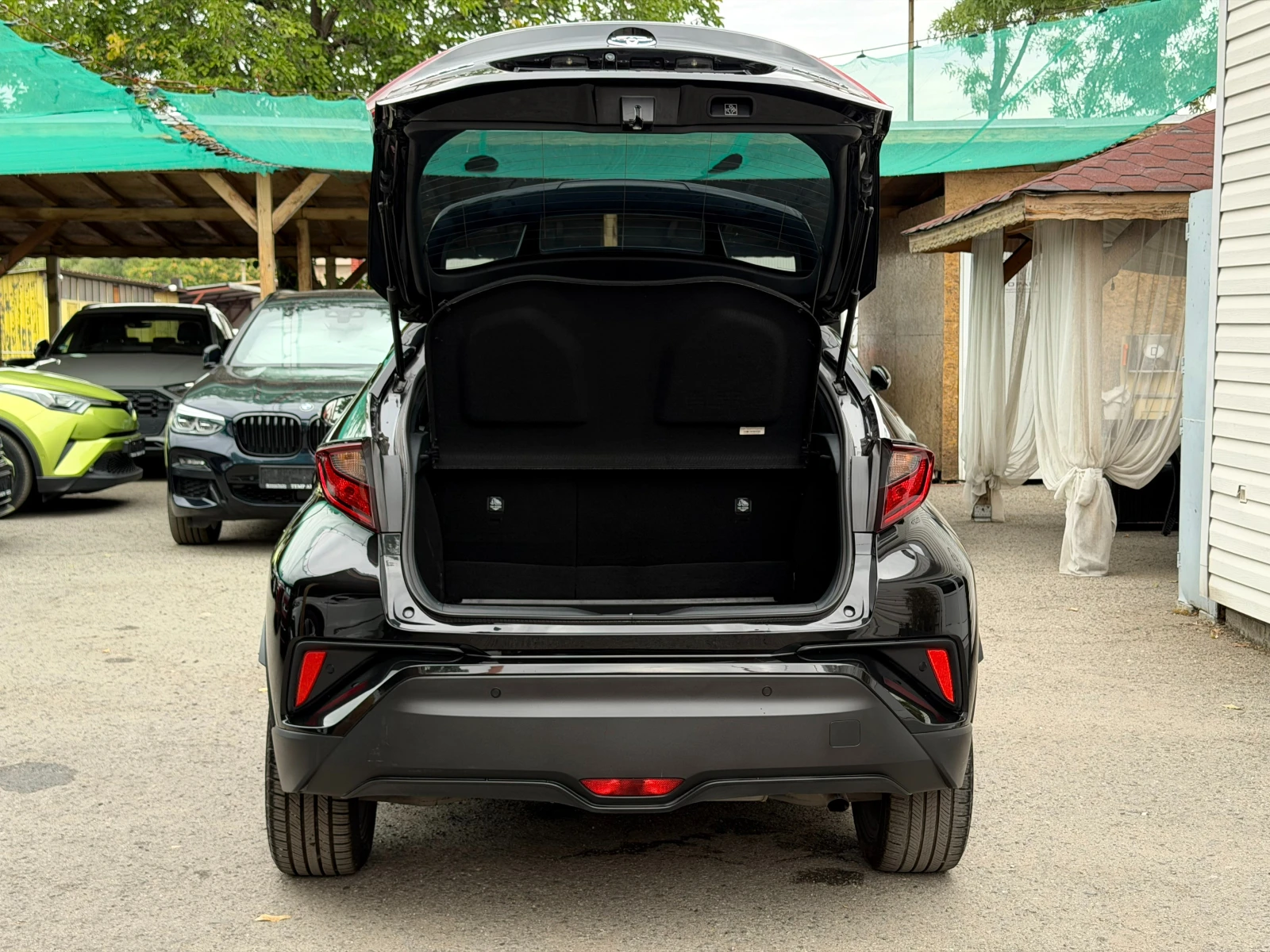 Toyota C-HR 1.8I* СЕРВИЗНА КНИЖКА* ПЪЛНА  ИСТОРИЯ В ТОЙОТА, снимка 6 - Автомобили и джипове - 56125736