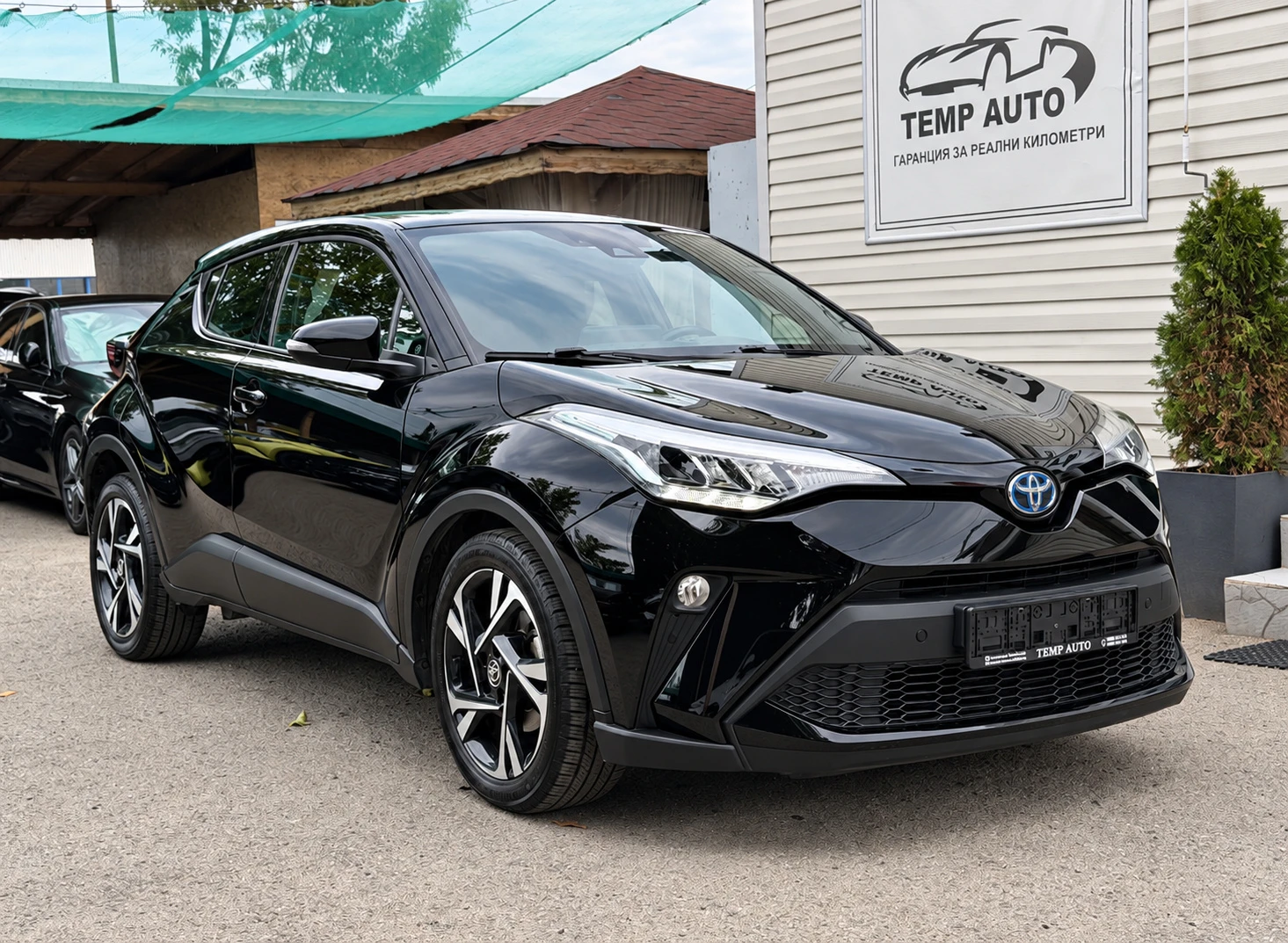 Toyota C-HR 1.8I* СЕРВИЗНА КНИЖКА* ПЪЛНА  ИСТОРИЯ В ТОЙОТА, снимка 3 - Автомобили и джипове - 56125736