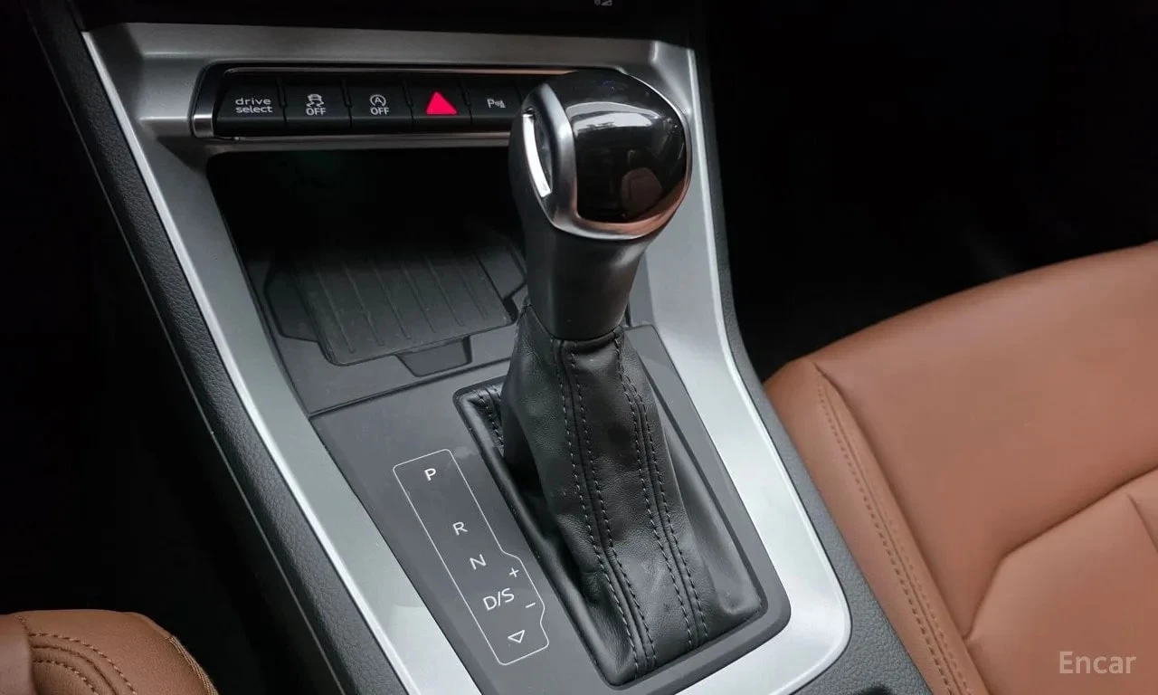 Audi Q3 * 35 TDI Premium * , снимка 9 - Автомобили и джипове - 56731390