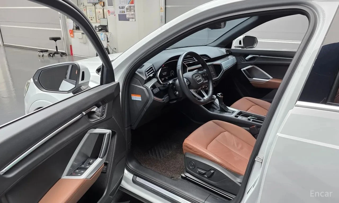 Audi Q3 * 35 TDI Premium * , снимка 10 - Автомобили и джипове - 56731390