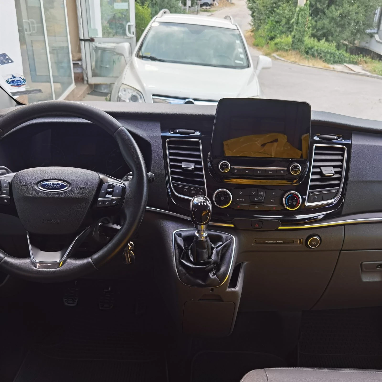 Ford Transit Custom, снимка 9 - Бусове и автобуси - 53839623