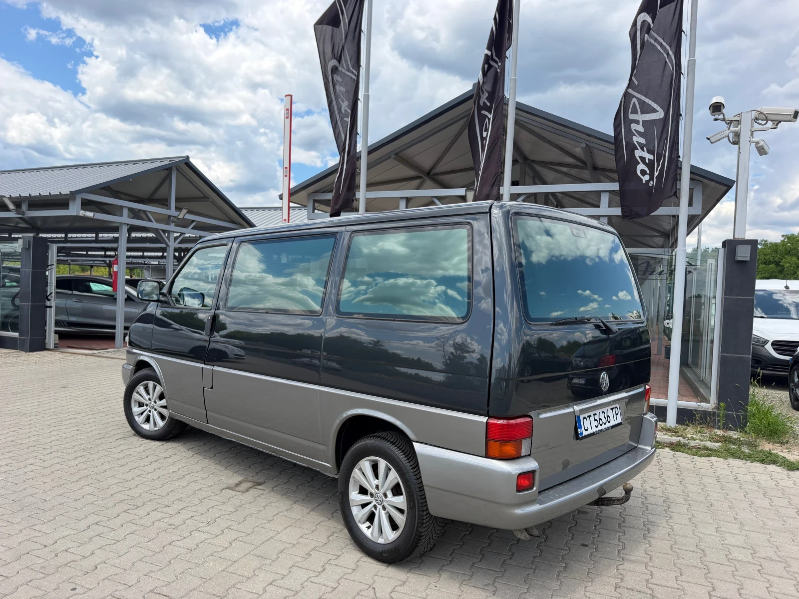 VW Caravelle 7МЕСТА#АВТОПИЛОТ#КЛИМАТРОНИК#КОЖА#ПОДГРЯВАНЕ, снимка 3 - Бусове и автобуси - 55212931