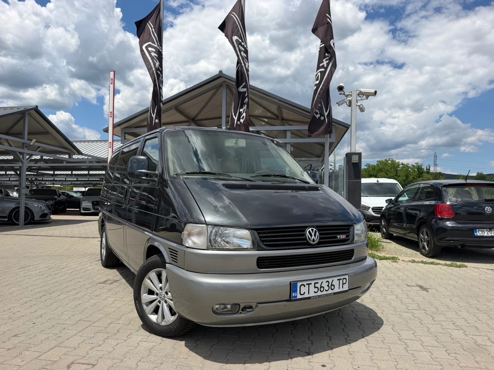 VW Caravelle 7МЕСТА#АВТОПИЛОТ#КЛИМАТРОНИК#КОЖА#ПОДГРЯВАНЕ, снимка 4 - Бусове и автобуси - 55212931