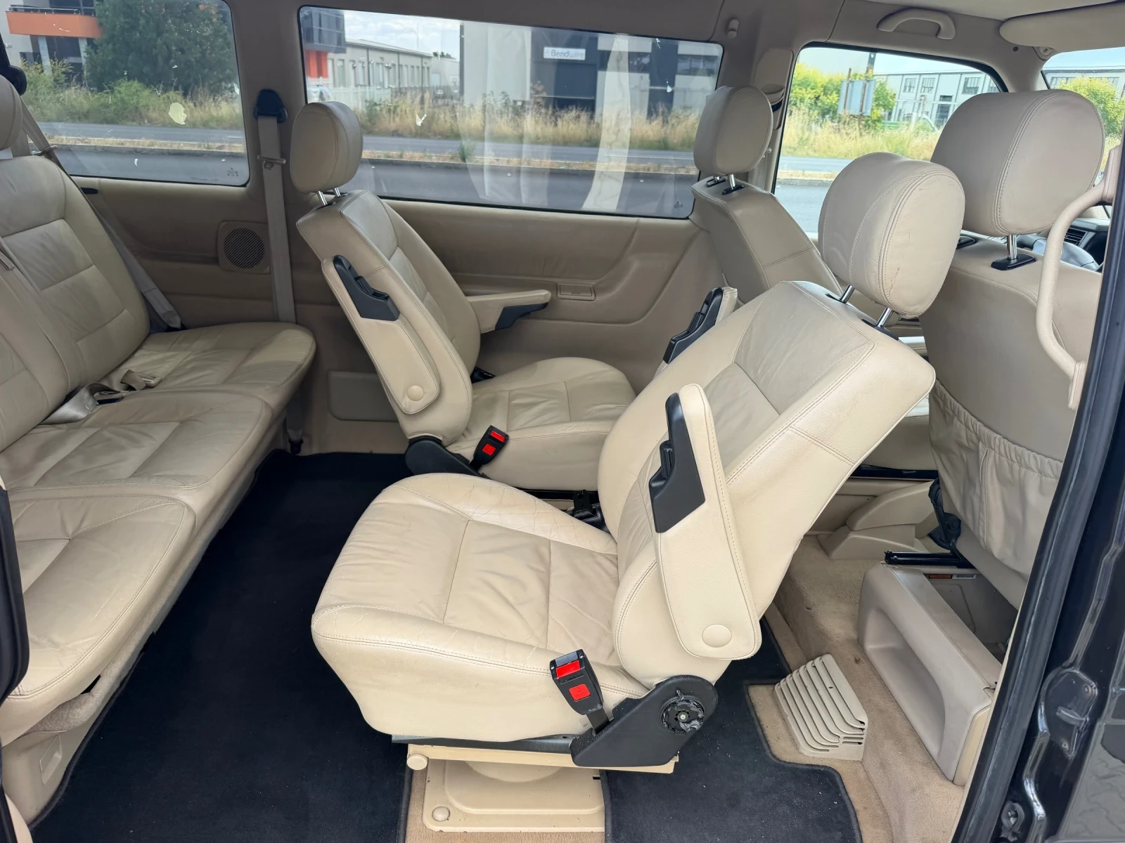 VW Caravelle 7МЕСТА#АВТОПИЛОТ#КЛИМАТРОНИК#КОЖА#ПОДГРЯВАНЕ, снимка 10 - Бусове и автобуси - 55212931