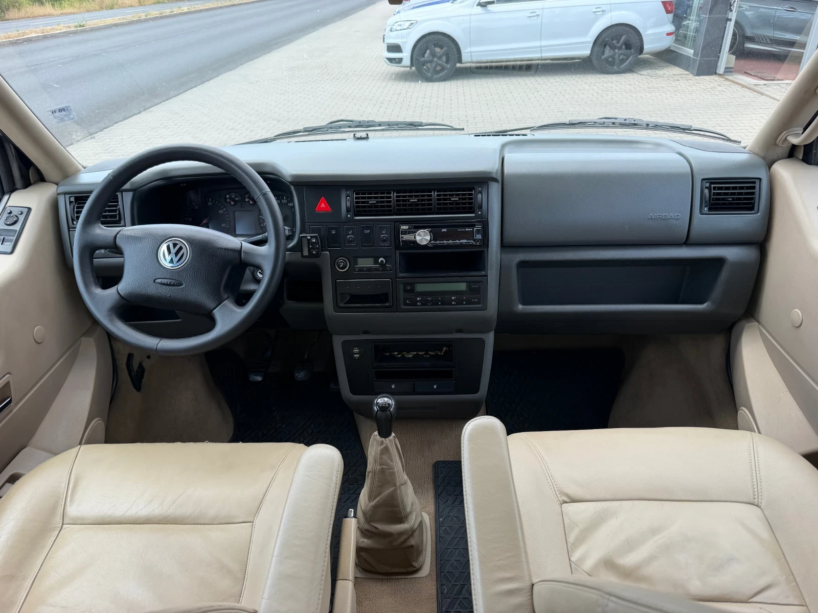 VW Caravelle 7МЕСТА#АВТОПИЛОТ#КЛИМАТРОНИК#КОЖА#ПОДГРЯВАНЕ, снимка 8 - Бусове и автобуси - 55212931