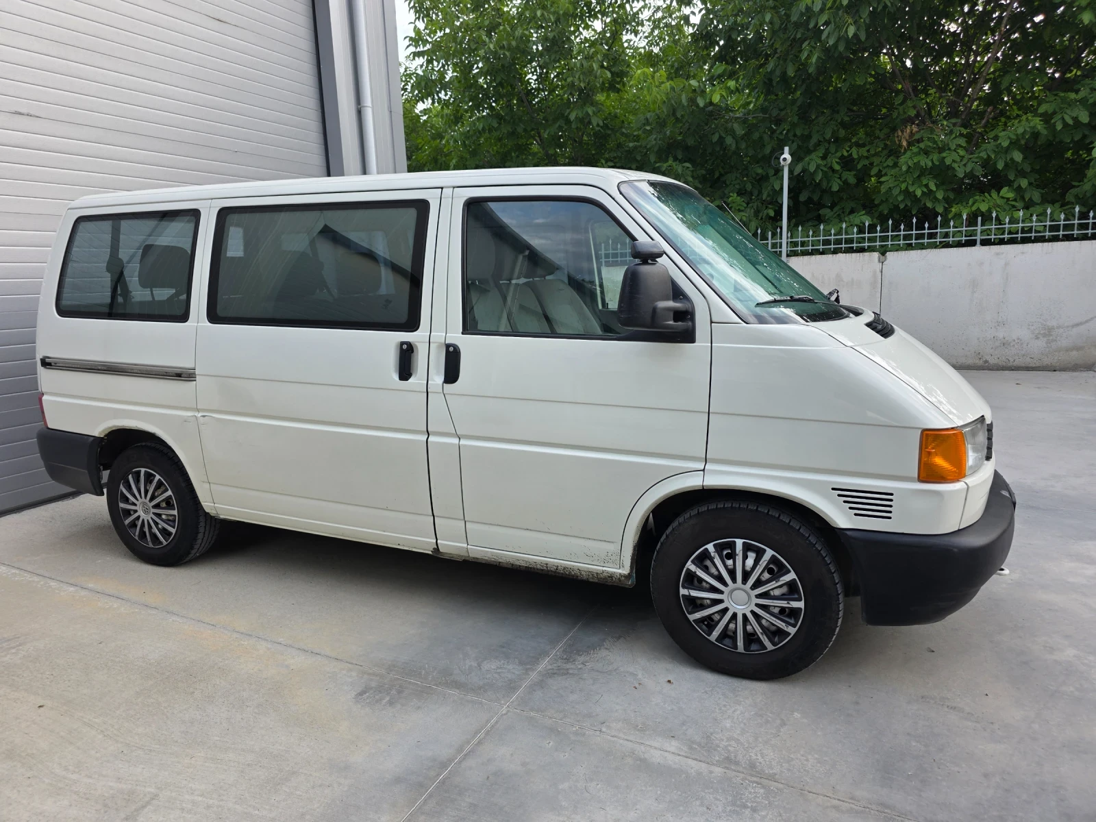 VW Transporter T4, снимка 2 - Бусове и автобуси - 55430990