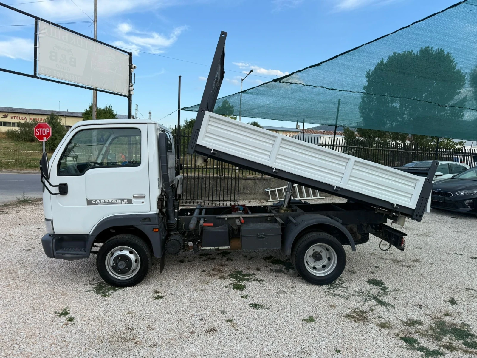 Nissan Capstar 3.0 D, 89000км., Тристранен самосвал , снимка 4 - Бусове и автобуси - 55837967