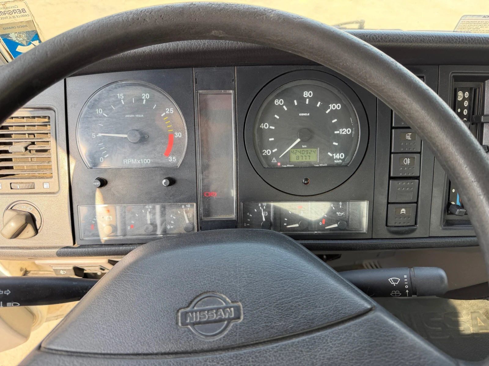 Nissan Atleon Nissan Atleon 165, снимка 8 - Камиони - 53874614