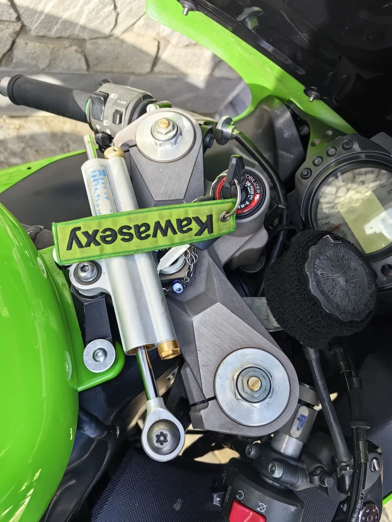 Kawasaki Zxr ZX-10R ПЕРФЕКТНО СЪСТОЯНИЕ!! , снимка 13 - Мотоциклети и мототехника - 52696312