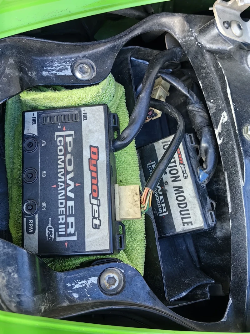 Kawasaki Zxr ZX-10R ПЕРФЕКТНО СЪСТОЯНИЕ!! , снимка 9 - Мотоциклети и мототехника - 52696312