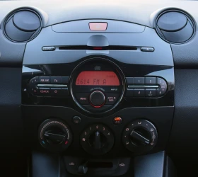 Mazda 2 1.3i ГАЗ/БЕНЗИН * * * 97000км* *  - 4200 € / 8214.49 лв. - 87682059 13