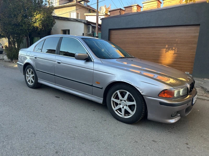 BMW 523  Седан, снимка 4 - Автомобили и джипове - 47813354