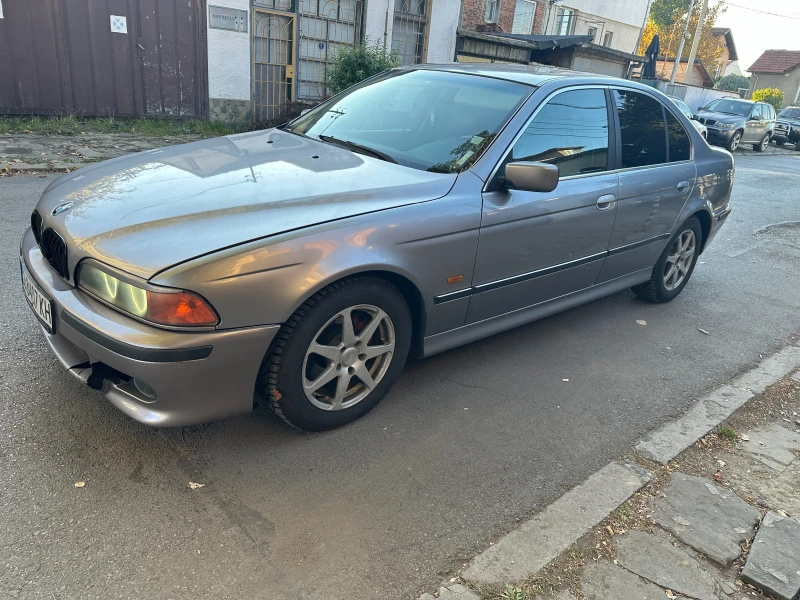 BMW 523  Седан, снимка 6 - Автомобили и джипове - 47813354