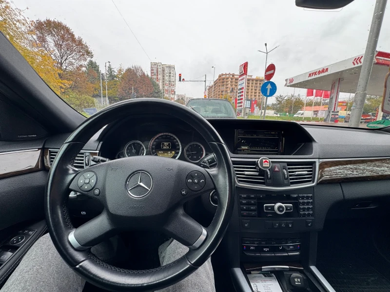 Mercedes-Benz E 300 AMG CDI V6 , снимка 7 - Автомобили и джипове - 49149862