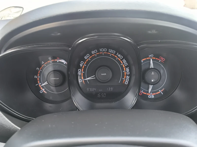 Lada Vesta 1.6 Бензин 106 кс, СЕДАН, ЕВРО 6, ОТЛИЧНА , снимка 9 - Автомобили и джипове - 49897536