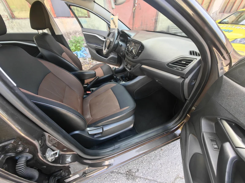 Lada Vesta 1.6 Бензин 106 кс, СЕДАН, ЕВРО 6, ОТЛИЧНА , снимка 14 - Автомобили и джипове - 49897536