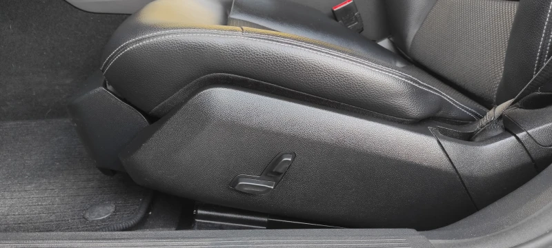 Mercedes-Benz E 250 E-Klasse CDI 4Matic Avantgarde, снимка 10 - Автомобили и джипове - 52386116