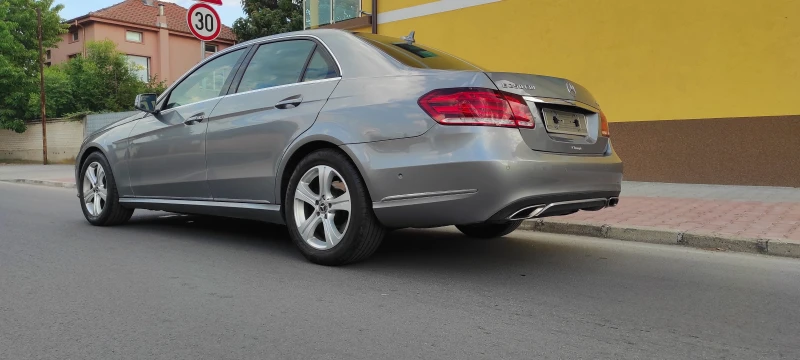 Mercedes-Benz E 250 E-Klasse CDI 4Matic Avantgarde, снимка 3 - Автомобили и джипове - 52386116