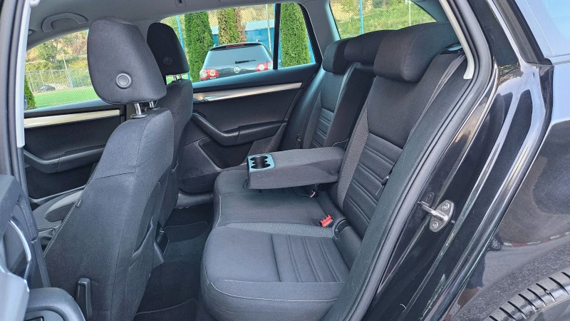 Skoda Octavia 1.6 TDI AVTOMAT/KLIMATRONIK/FACELIFT, снимка 13 - Автомобили и джипове - 51754240