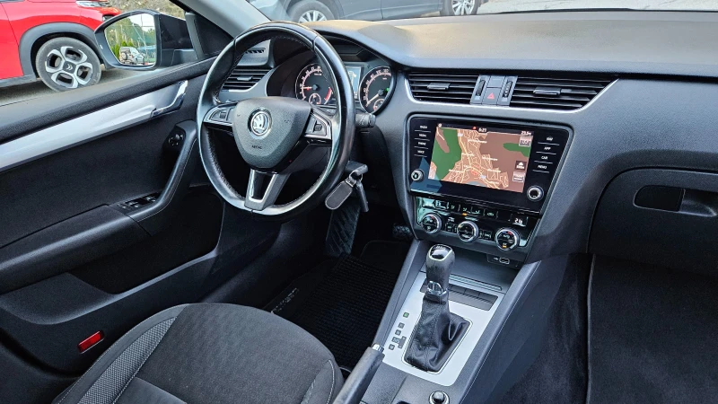 Skoda Octavia 1.6 TDI AVTOMAT/KLIMATRONIK/FACELIFT, снимка 10 - Автомобили и джипове - 51754240