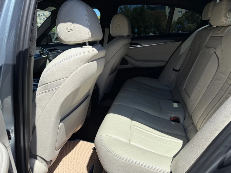 BMW 530 Xdrive* Head-up* 360* Distronic* ГОТОВ ЛИЗИНГ, снимка 13 - Автомобили и джипове - 51928188