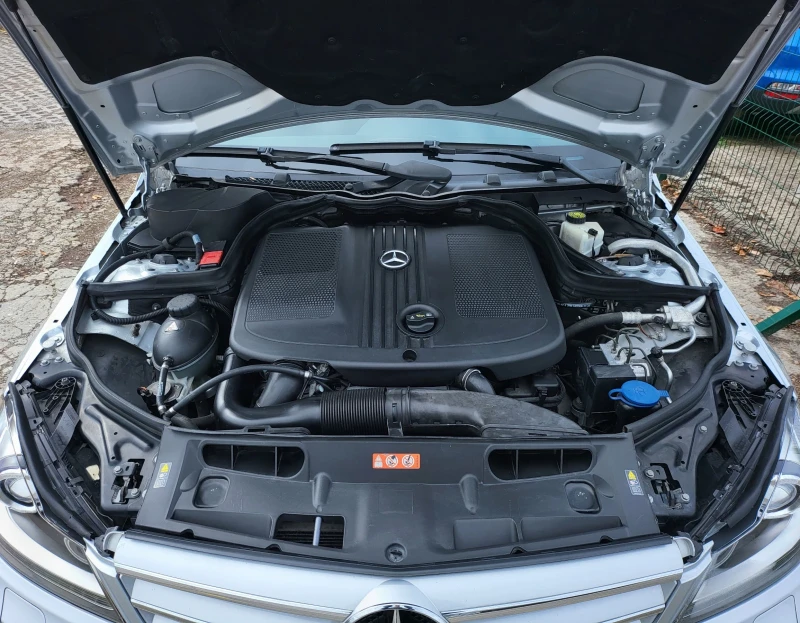 Mercedes-Benz C 220 CDI BLUEEFFICIENCY AVANTGARDE - КАТО НОВА!, снимка 13 - Автомобили и джипове - 51942021