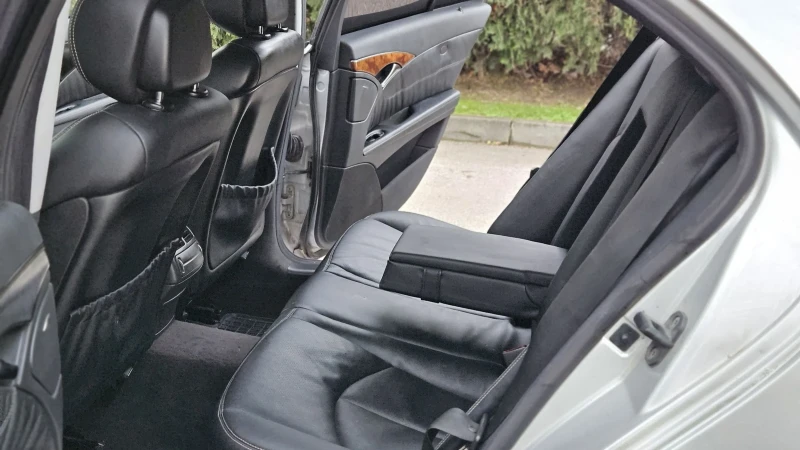 Mercedes-Benz E 270, снимка 10 - Автомобили и джипове - 52665106