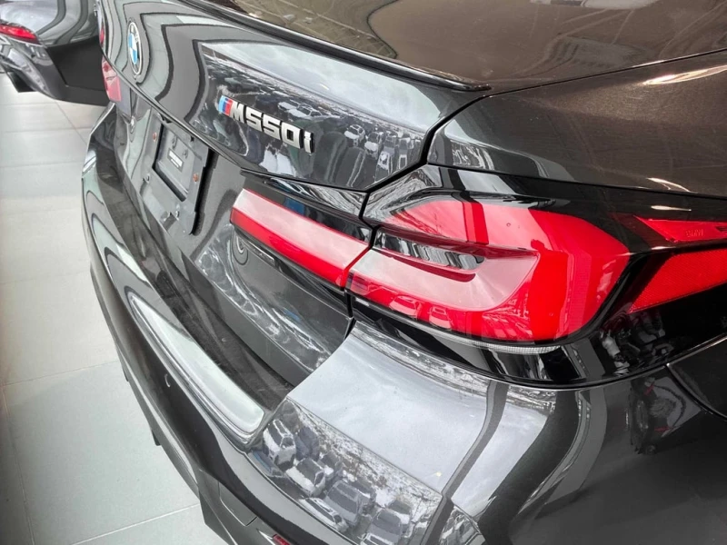 BMW 550 * M550i xDrive * CARFAX * ЦЕНА ДО БГ, снимка 5 - Автомобили и джипове - 52784574
