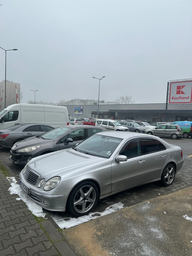 Mercedes-Benz E 320, снимка 6 - Автомобили и джипове - 53345774
