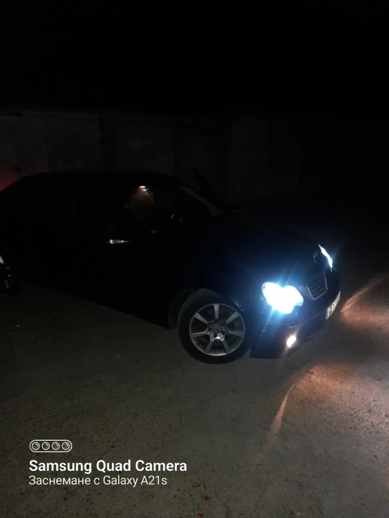 Mercedes-Benz C 220, снимка 7 - Автомобили и джипове - 53437198