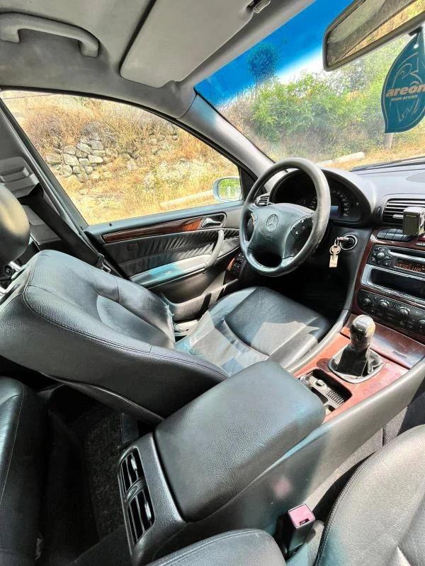 Mercedes-Benz C 220, снимка 13 - Автомобили и джипове - 51202874