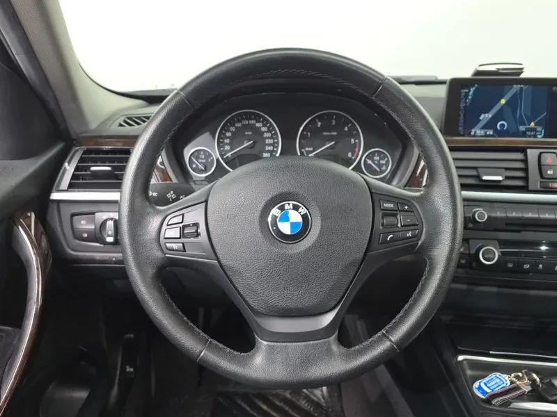 BMW 320 D xDrive, снимка 13 - Автомобили и джипове - 54205070
