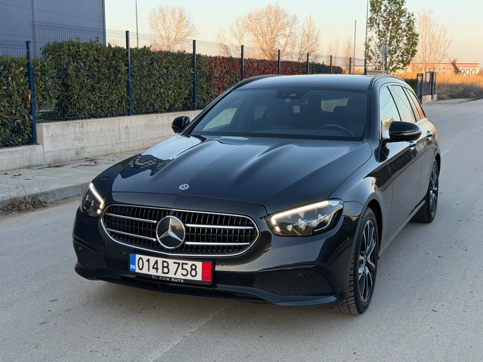 Mercedes-Benz E 220 200к.с | EQPOWER | FACELIFT | DIGITAL | ПЪЛ. СЕРВ., снимка 1