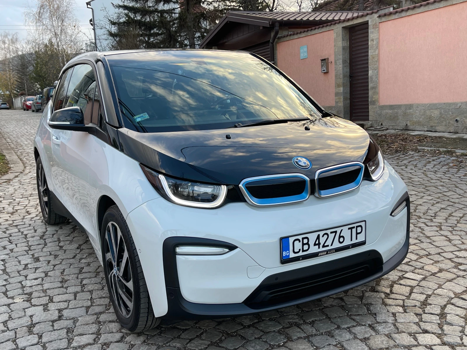 BMW i3 120Ah, 42.2kWh, 27000Km! 07.2020г.Гаранция до 2028 - изображение 2