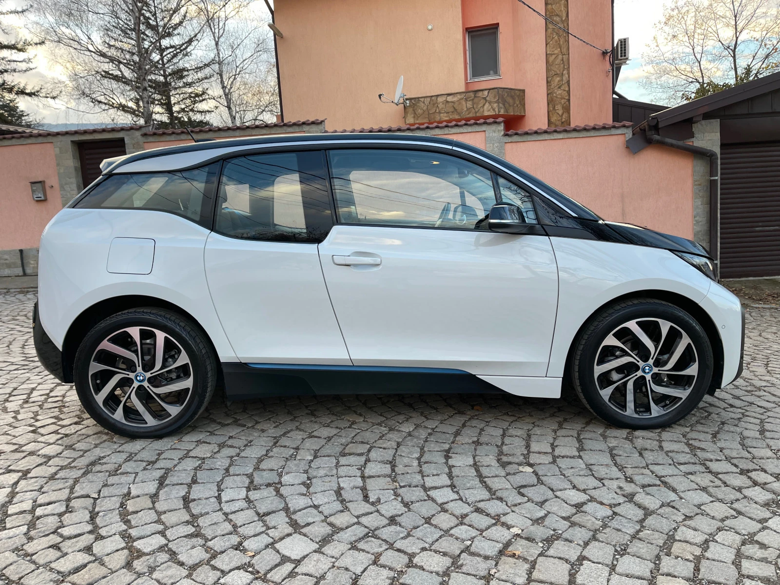 BMW i3 120Ah, 42.2kWh, 27000Km! 07.2020г.Гаранция до 2028 - изображение 5