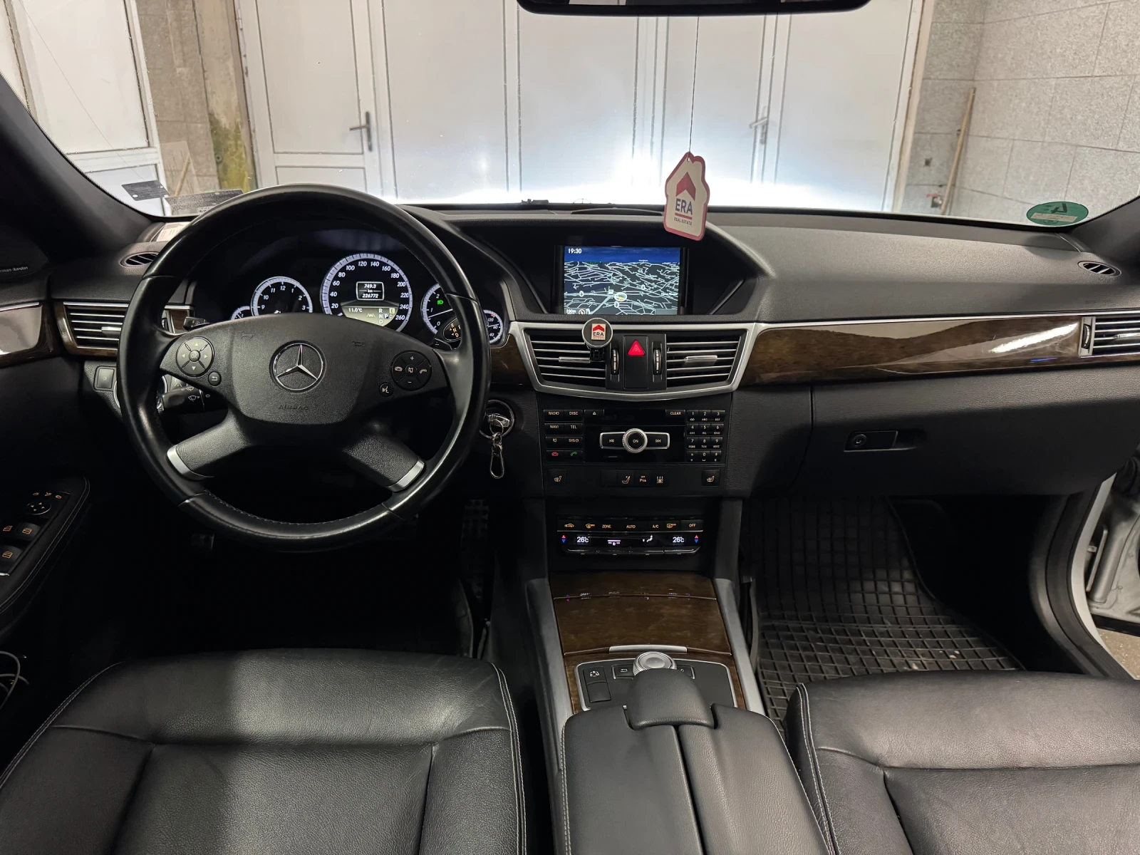 Mercedes-Benz E 300 AMG CDI V6  | Mobile.bg   15