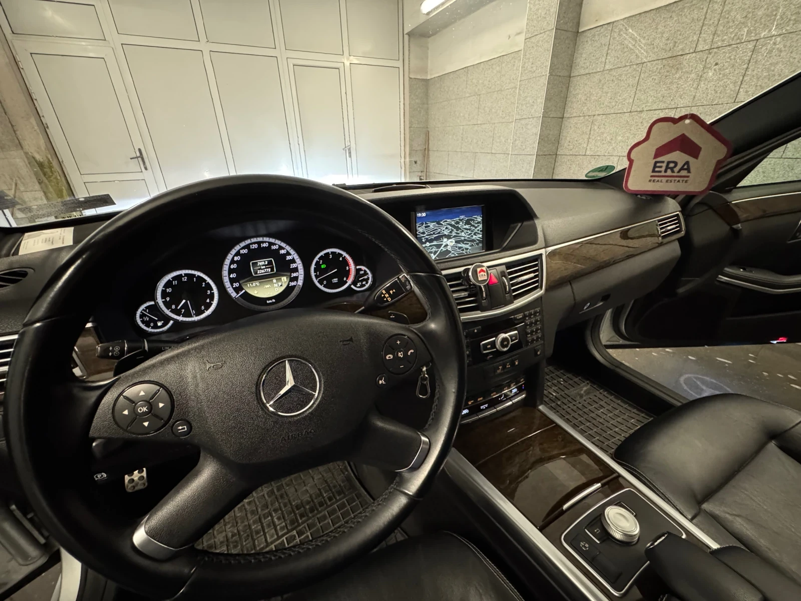 Mercedes-Benz E 300 AMG CDI V6  | Mobile.bg   16