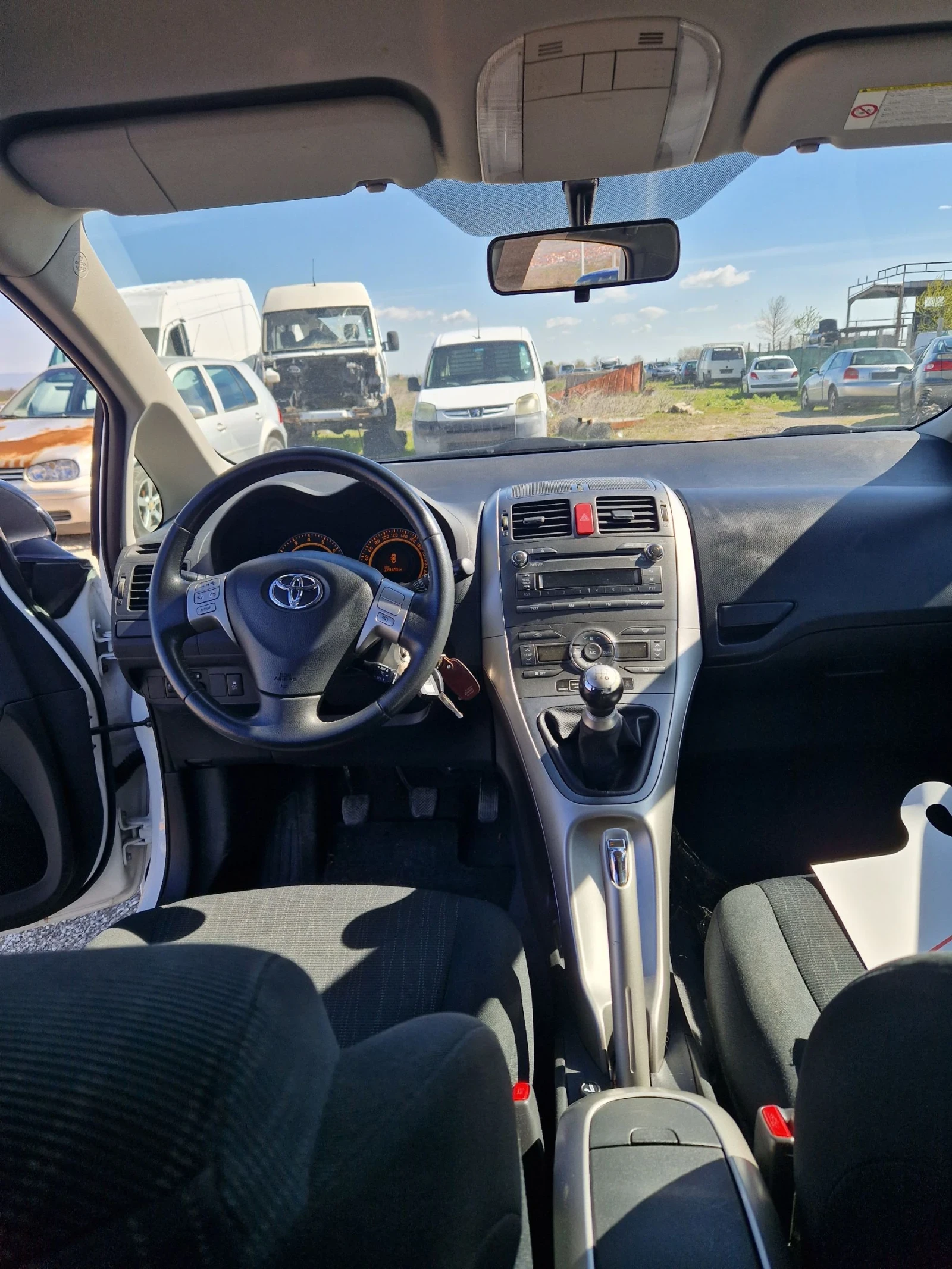 Toyota Auris  - изображение 7