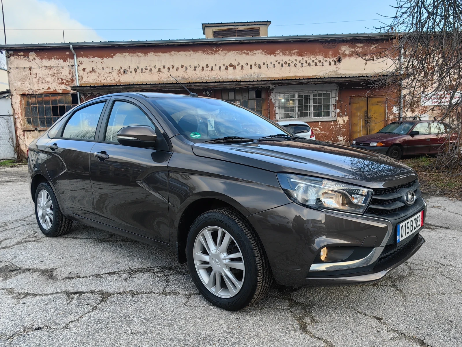 Lada Vesta 1.6 Бензин 106 кс, СЕДАН, ЕВРО 6, ОТЛИЧНА  - изображение 2