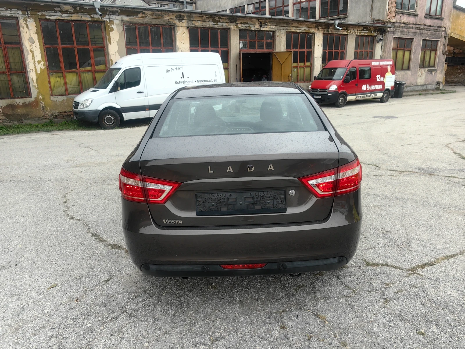 Lada Vesta 1.6 Бензин 106 кс, СЕДАН, ЕВРО 6, ОТЛИЧНА  - изображение 8
