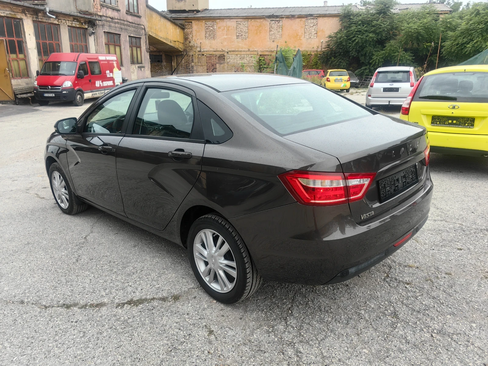 Lada Vesta 1.6 Бензин 106 кс, СЕДАН, ЕВРО 6, ОТЛИЧНА  - изображение 6