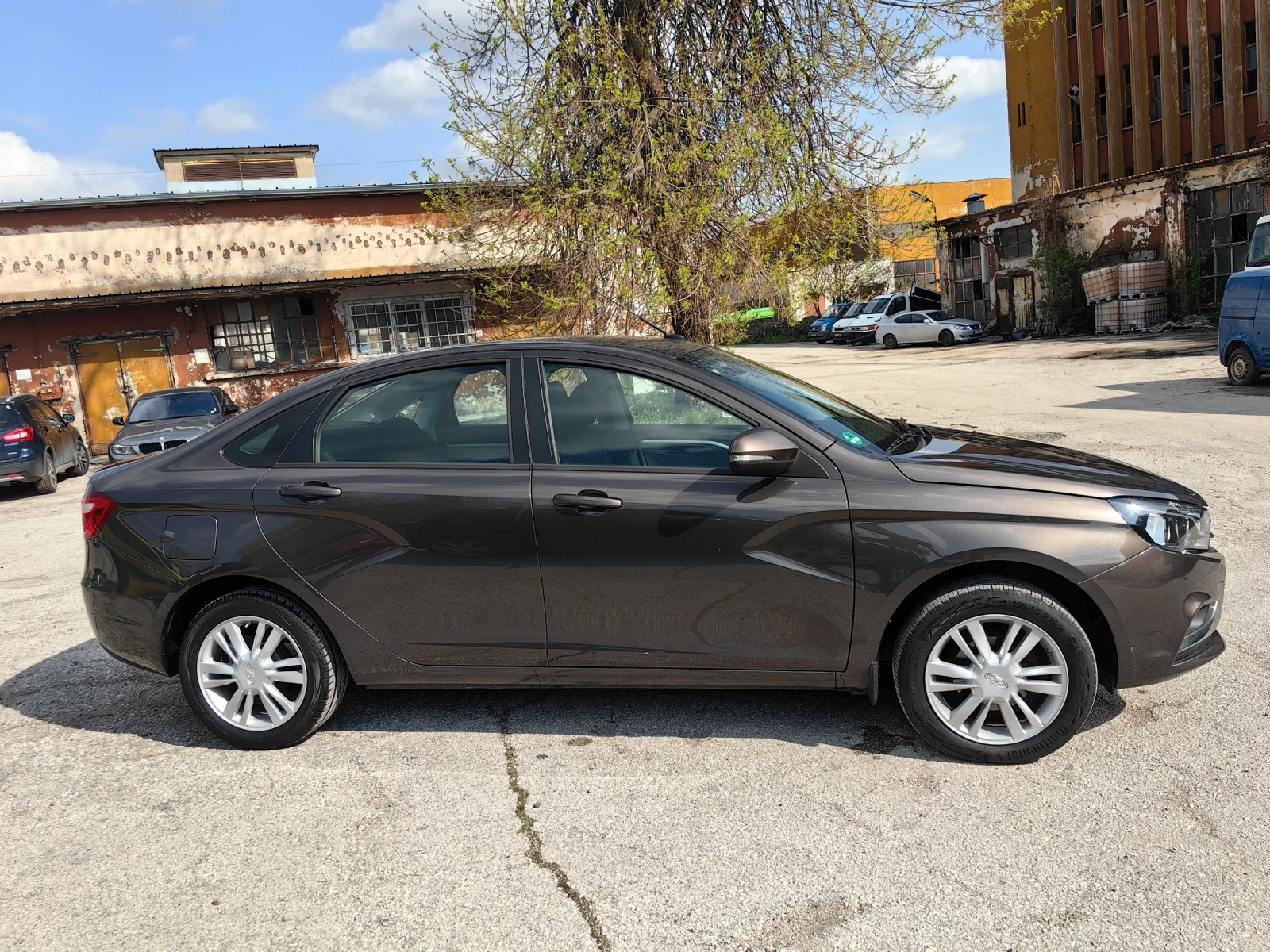 Lada Vesta 1.6 Бензин 106 кс, СЕДАН, ЕВРО 6, ОТЛИЧНА  - изображение 4